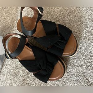 Naturalizer Black platform sandals size 4